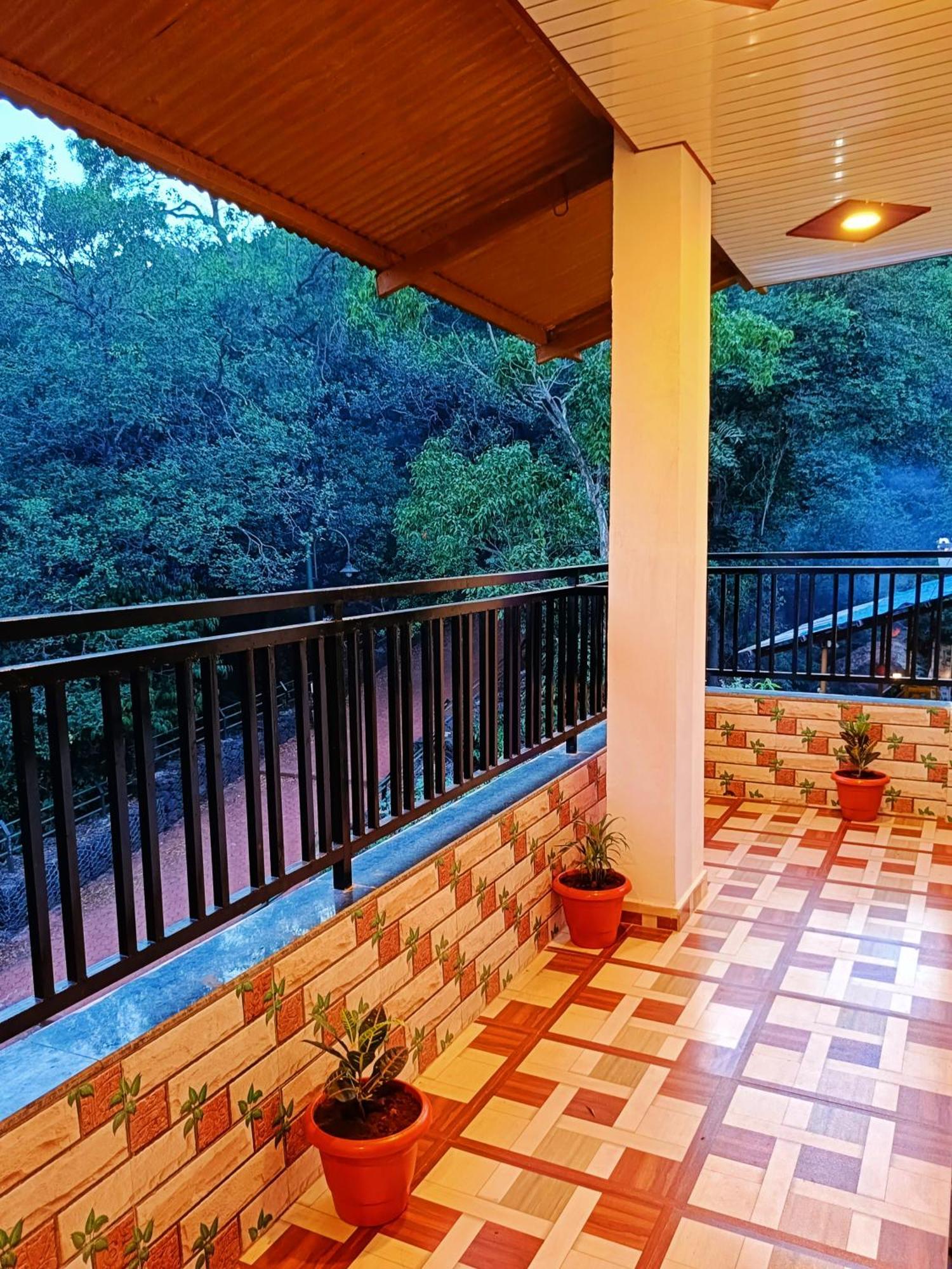 Janani Niwas Matheran Exterior photo